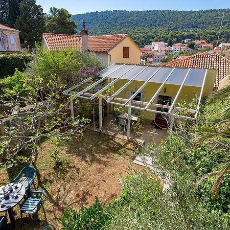 Lovely Apartment In Veli Losinj With Kitchen エクステリア 写真