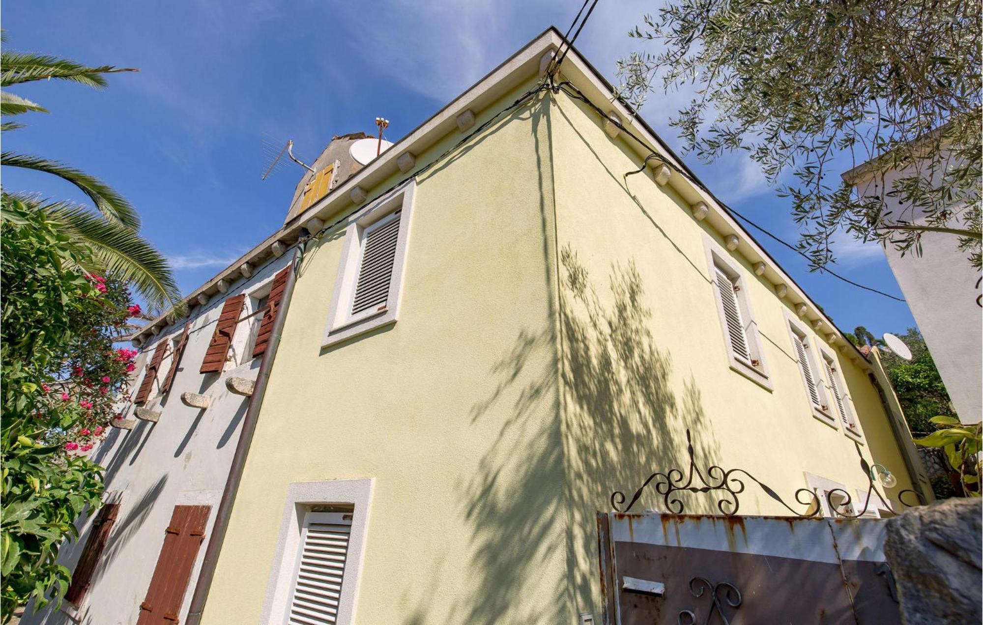Lovely Apartment In Veli Losinj With Kitchen エクステリア 写真