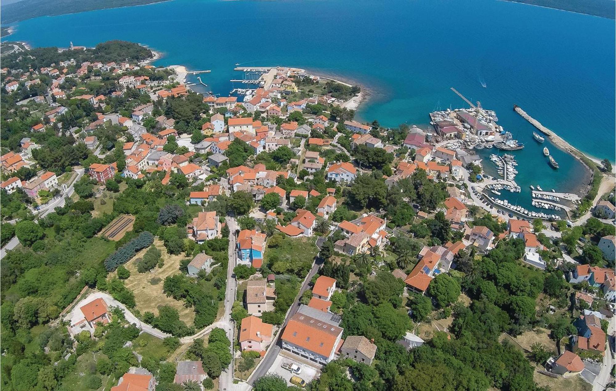 Lovely Apartment In Veli Losinj With Kitchen エクステリア 写真