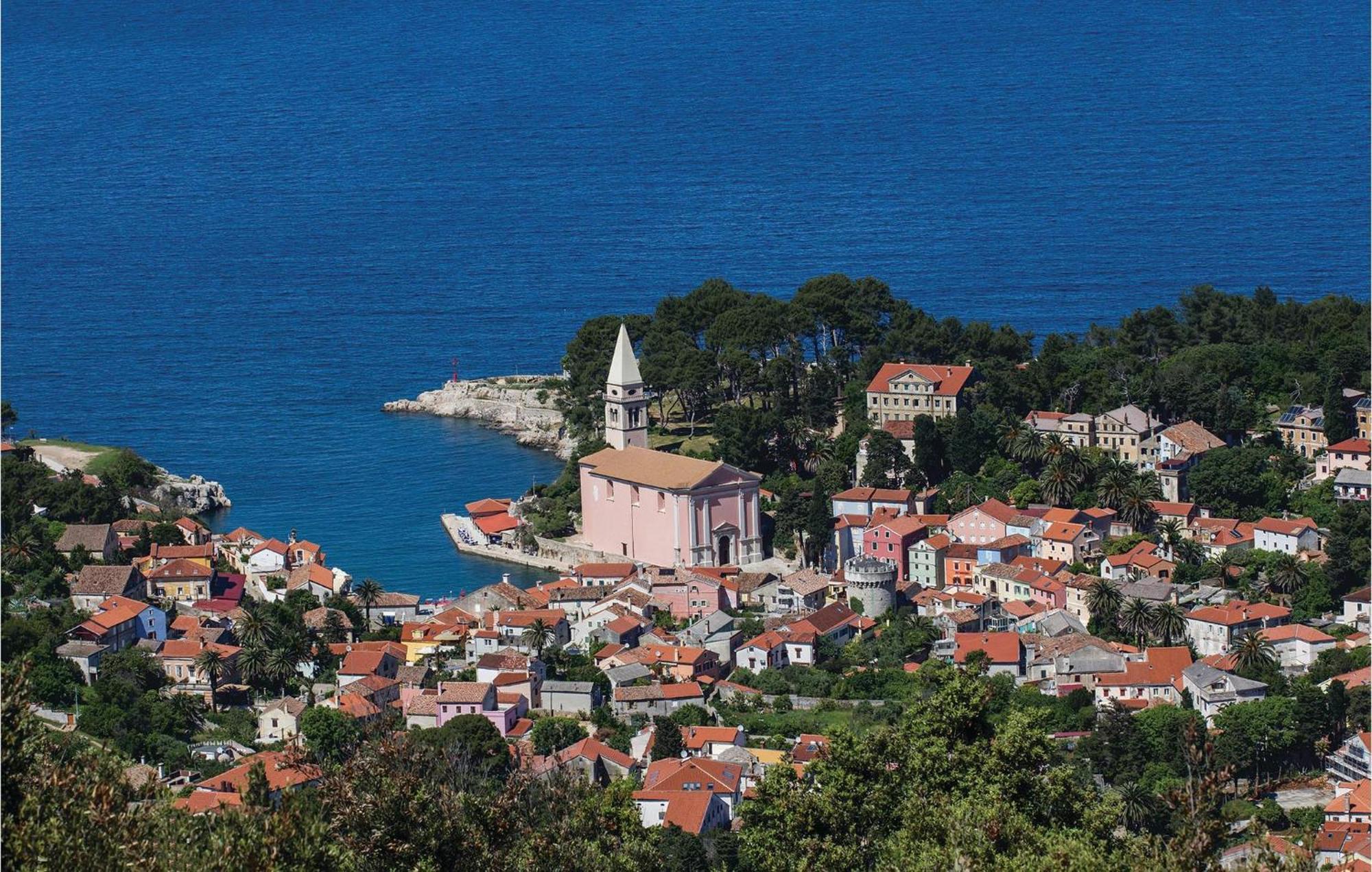 Lovely Apartment In Veli Losinj With Kitchen エクステリア 写真